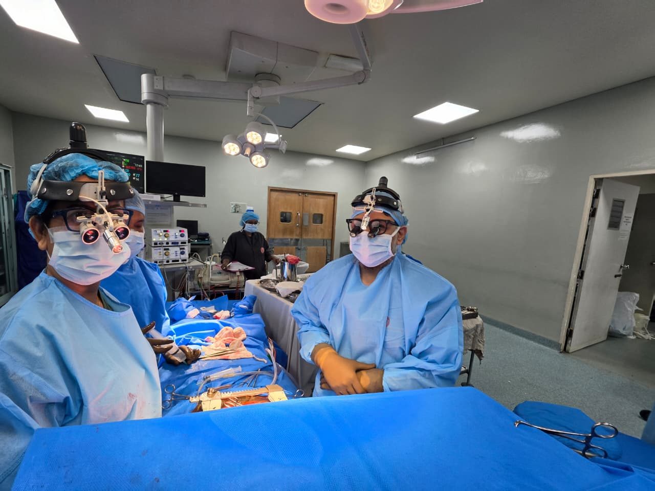 MICS cardiac surgery in progress (18)